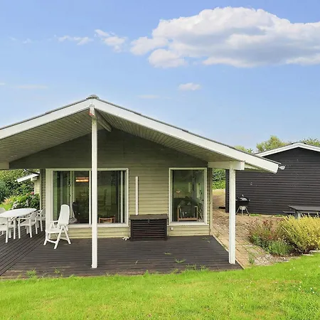 6 Person Holiday Home In Brenderup Fyn-By Traum * Vedelshave
